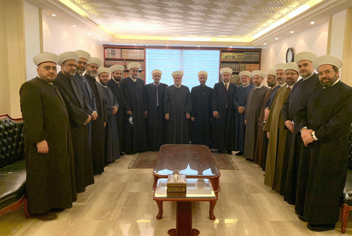 قضاة ومستشارو المحاكم الشرعية يعرضون شؤونًا قضائية ومعيشية