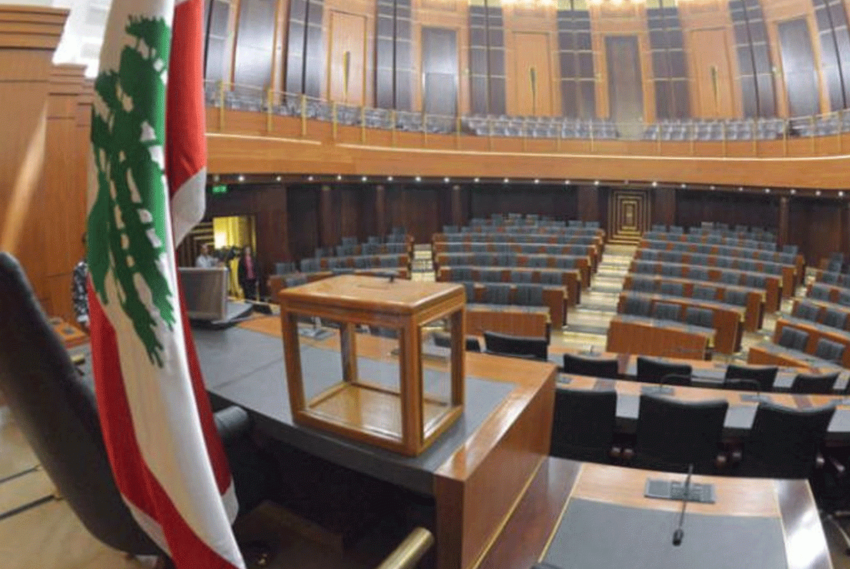 المواجهة الأولى مع "الثلاثي"