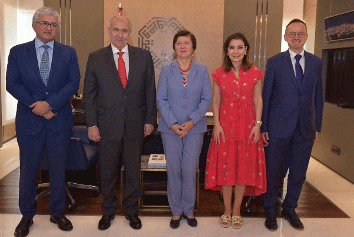 المخزومي تداول مع فرونتسكا الأوضاع والتقى سفيري المغرب وتركيا