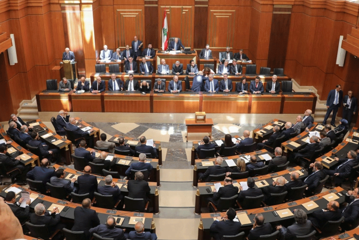 عمّار يسأل برّي عن النواب المغادرين... والصمد يُجيب