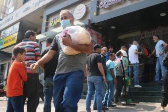 مطالبة باستلام الجيش مهمّة توزيع الخبز.. هل يُصبح ثمن الرّبطة بـ45 ألفاً؟