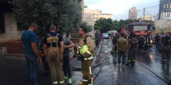 بالصور: إخماد حريق داخل مرآب في الجناح وإخلاء السكان